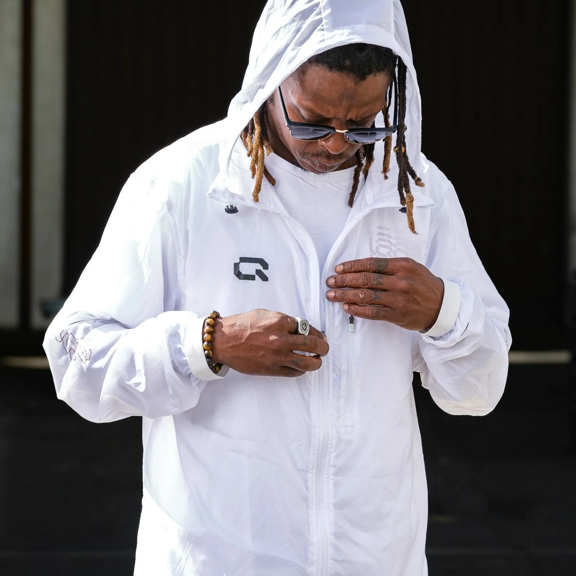 IQON Performance Windbreaker