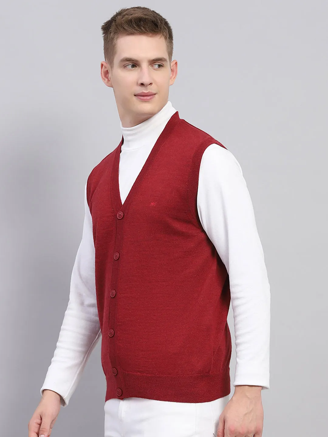 Men Maroon Solid V Neck Sleeveless Cardigan