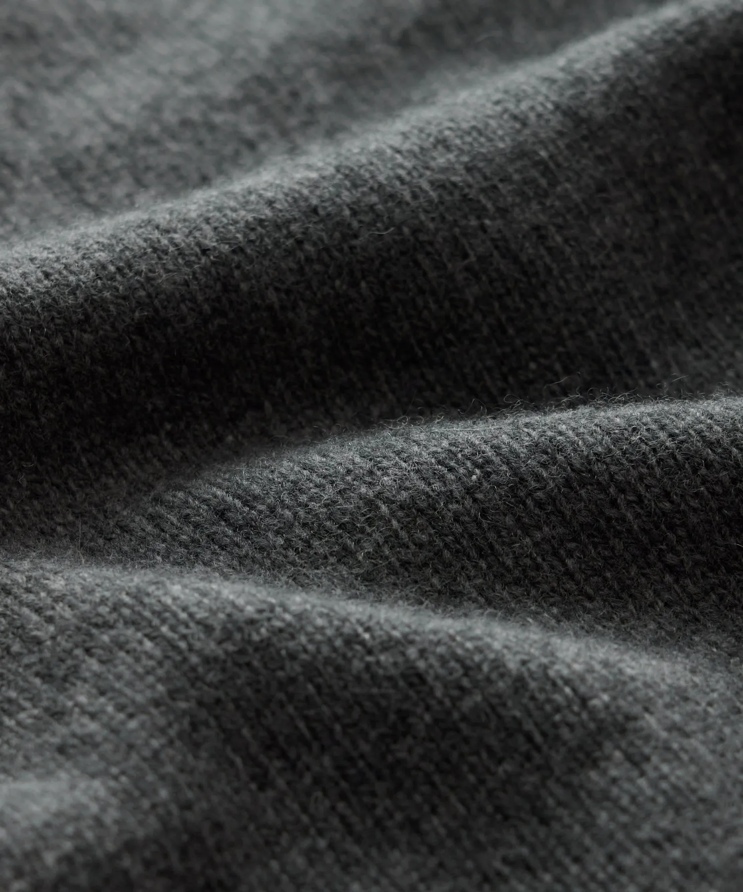 Nomad Cashmere Crewneck in Charcoal