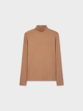 RIBBED TURTLENECK-MOCHA