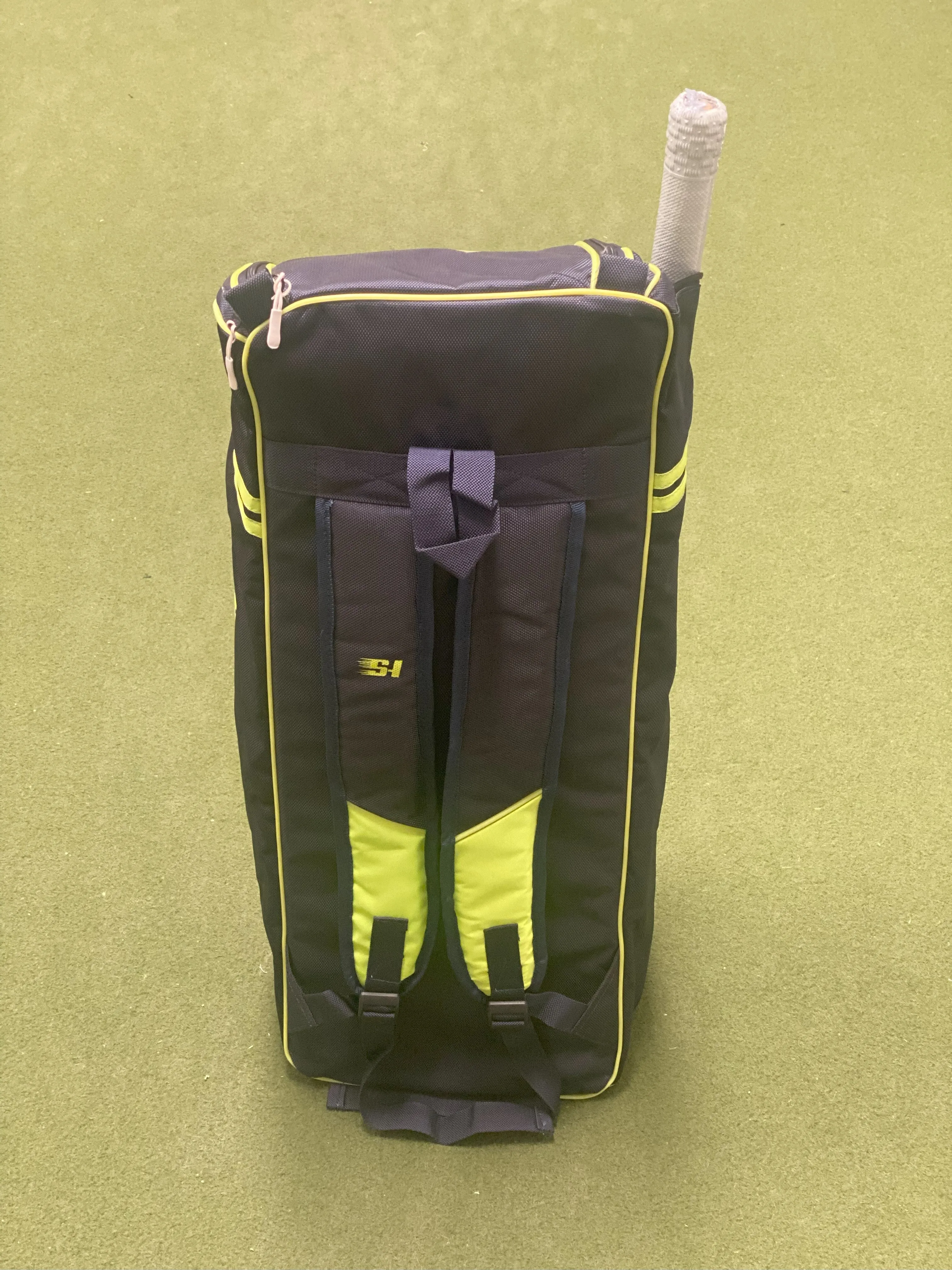 SPORTS HUB CLASSIC  DUFFLE BAG