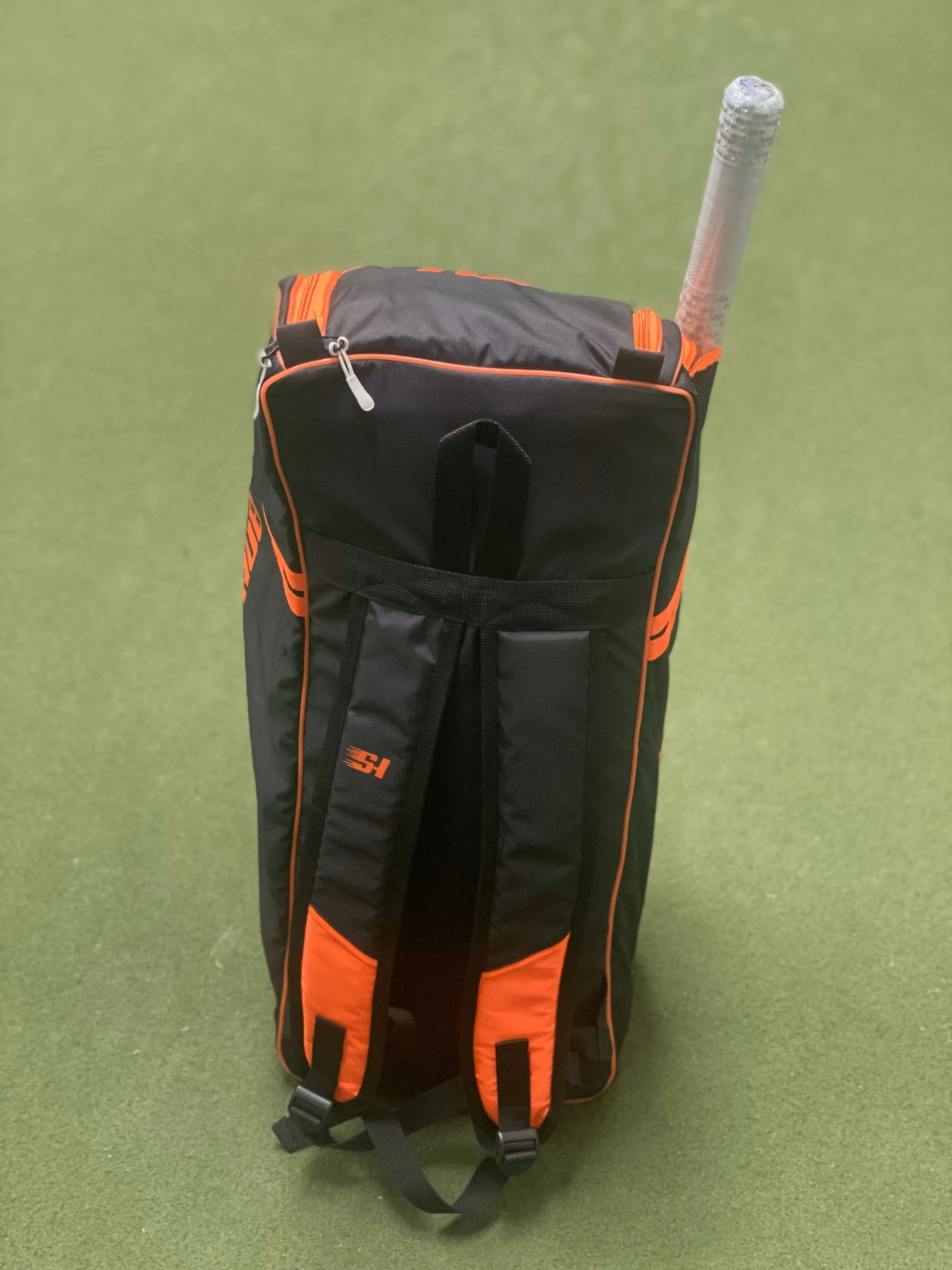 SPORTS HUB CLASSIC  DUFFLE BAG