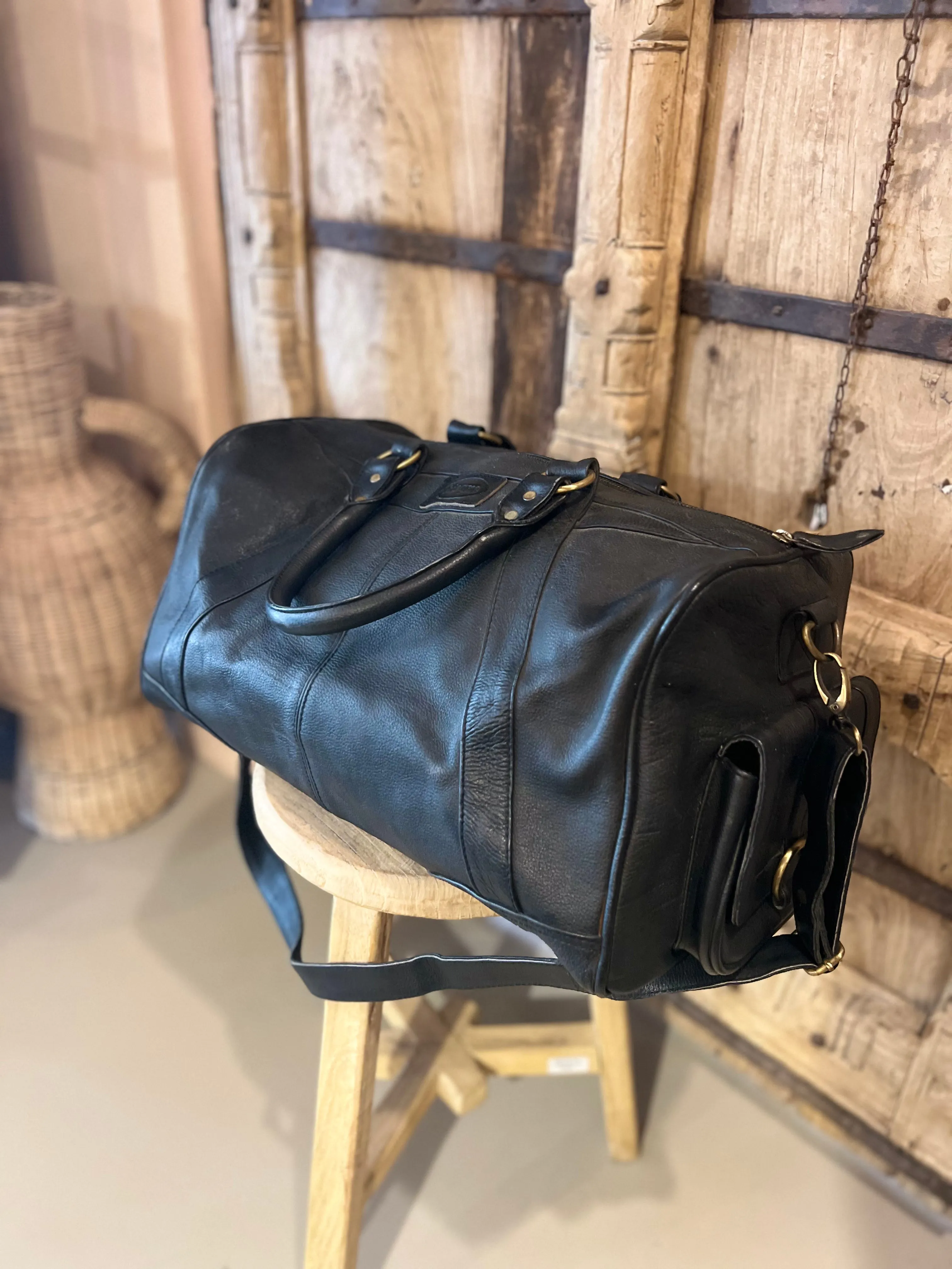 THOMAS DUFFLE BAG, BLACK LEATHER