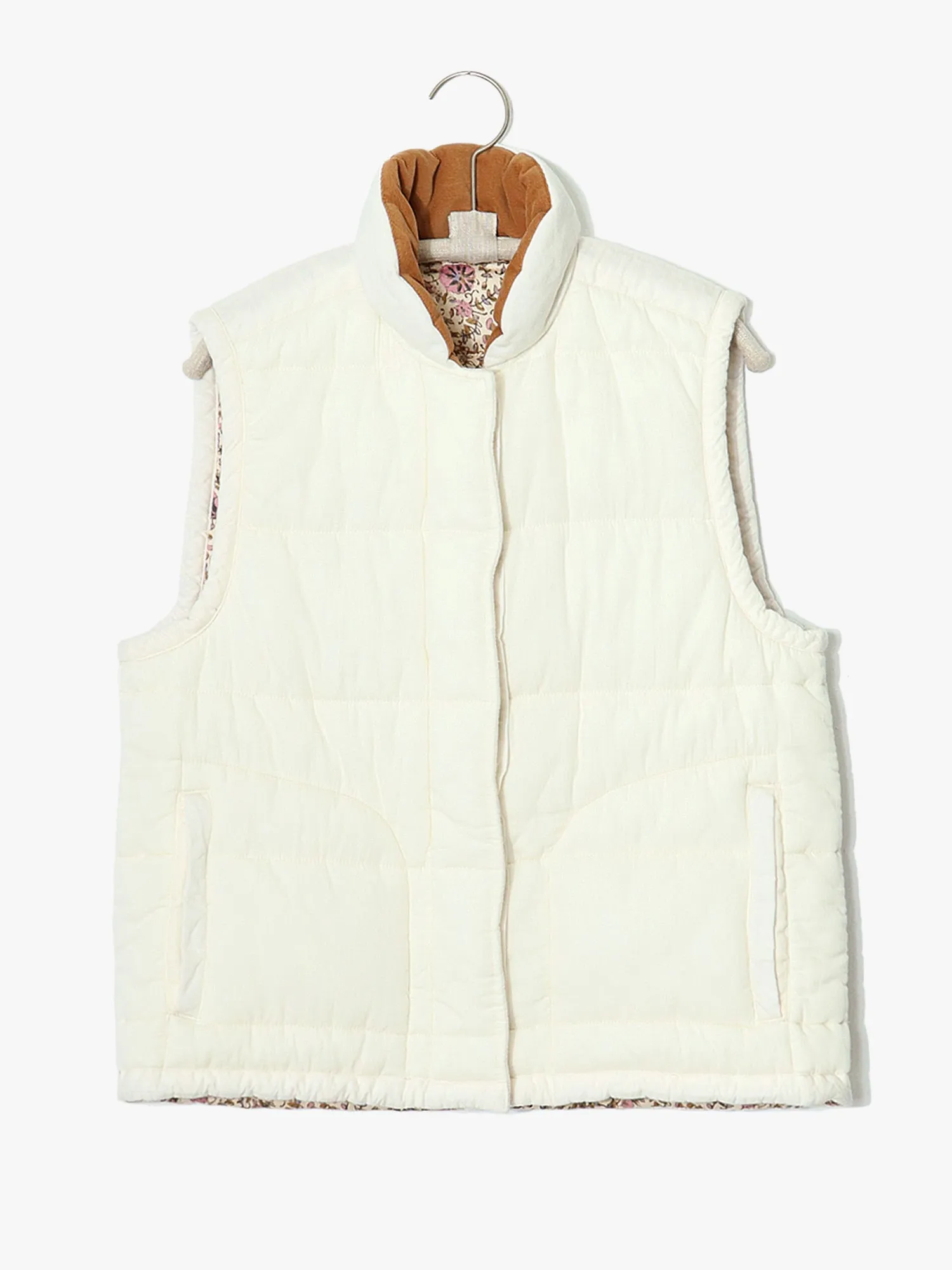 Xirena - Hunter Puffer Vest in Ivory Vine